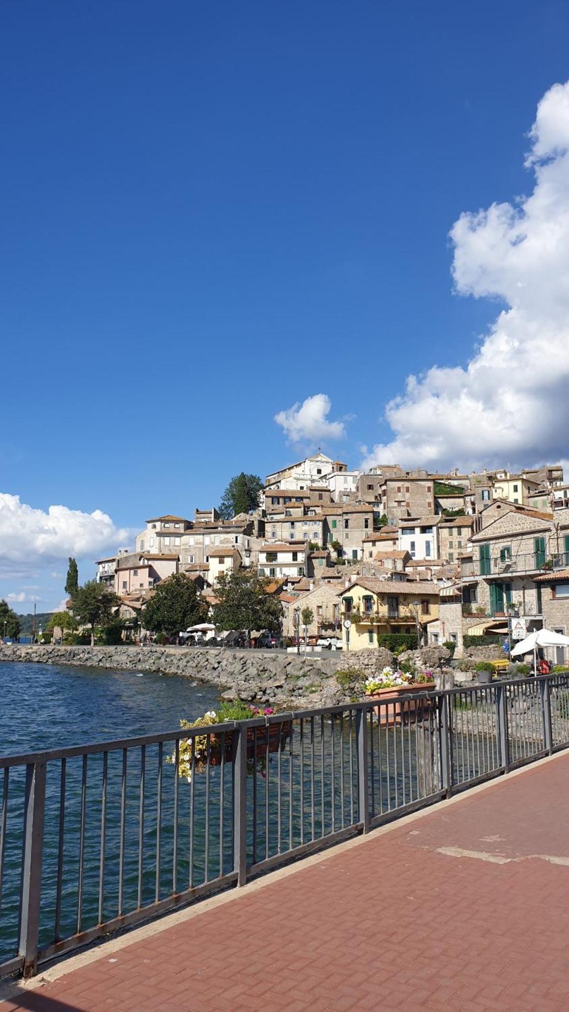 Appartamento Tra Il Borgo E Il Lago アングイッラーラ・サバーツィア エクステリア 写真